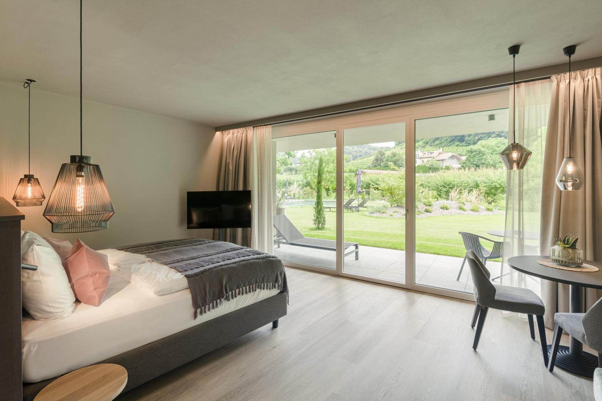 Belia Lofts - Adults Only - Apartments Appiano Sulla Strada Del Vino Kültér fotó